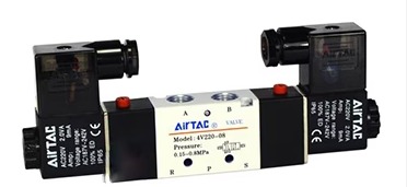 AIRTAC Fluid Control Valve 4V220-08-A/AC220V PT