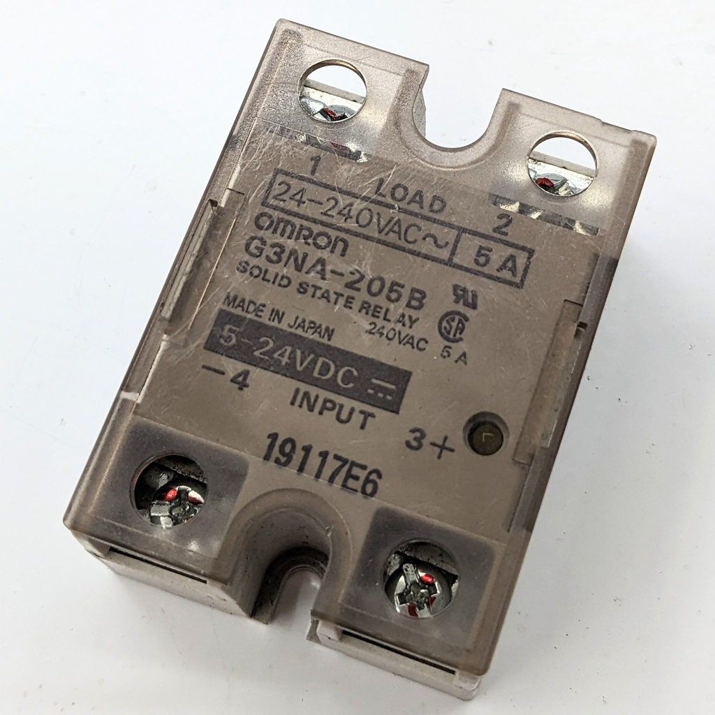 OMRON G3NA-205B-UTU DC5-24 [2]  Solid State Relay DC24V/5A