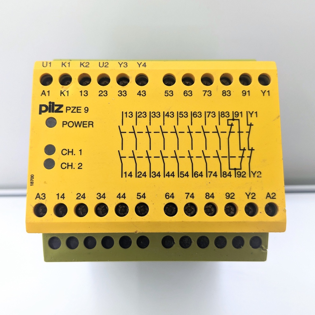 PILZ  PZE 9 Safety Relay With 8 Safety Contacts