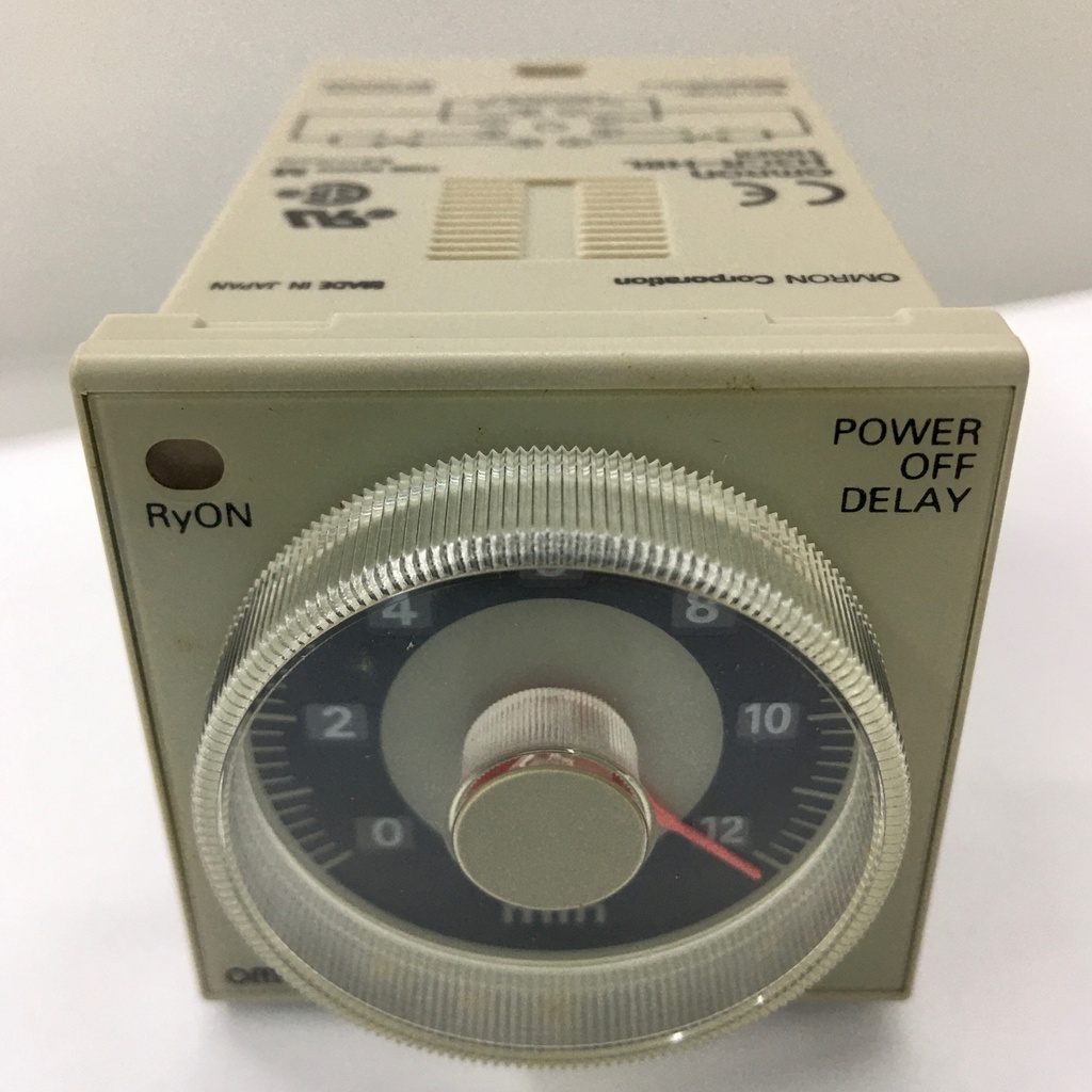 OMRON H3CR-H8L  (100-125VDC)