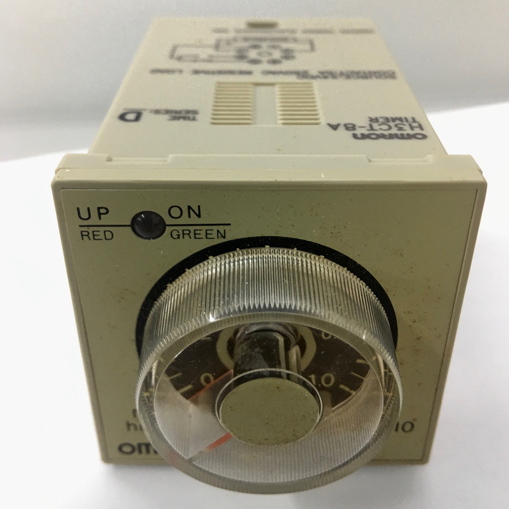 OMRON H3CT-8A  (24VDC)