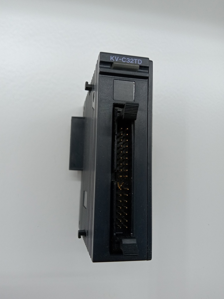 KEYENCE KV-C32TD Output Module